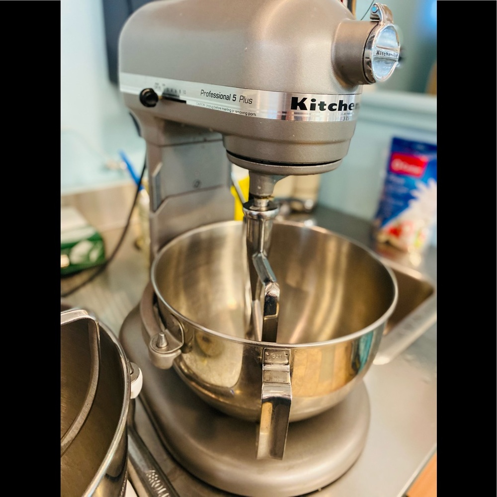 Kitchenaide mixer and add ons